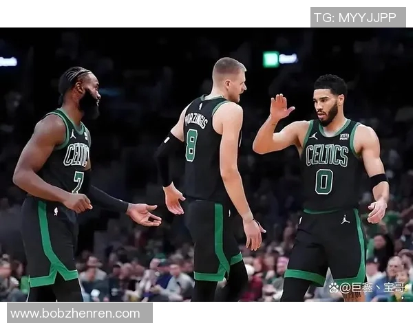 老鹰与凯尔特人对决分析:战术解析与球员表现的全面评估 老鹰与凯尔特人对决分析:战术解析与球员表现的全面评估